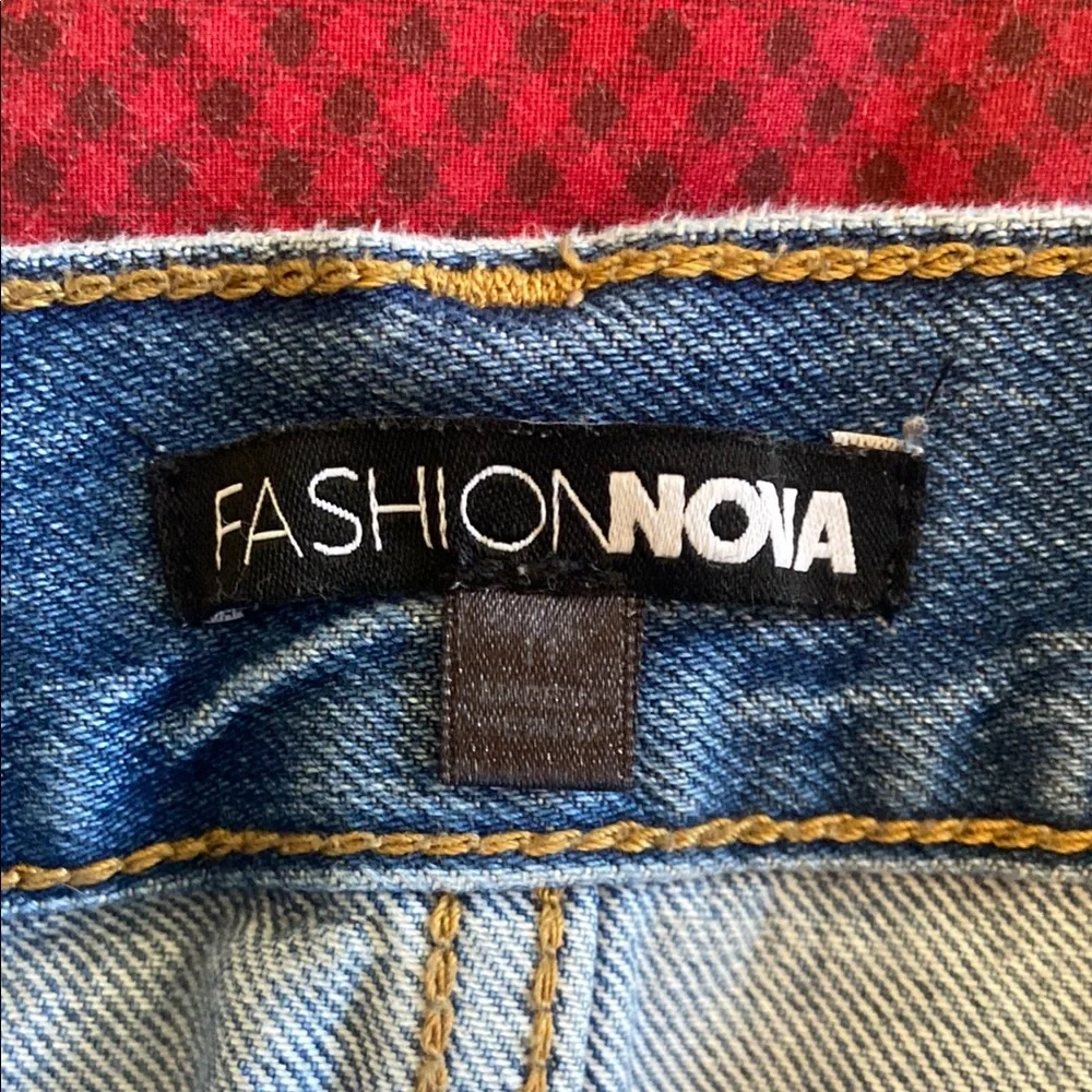 Fashion Nova Blue Relaxed Fit Jeans with Distressed Details - Picture 2 of 4